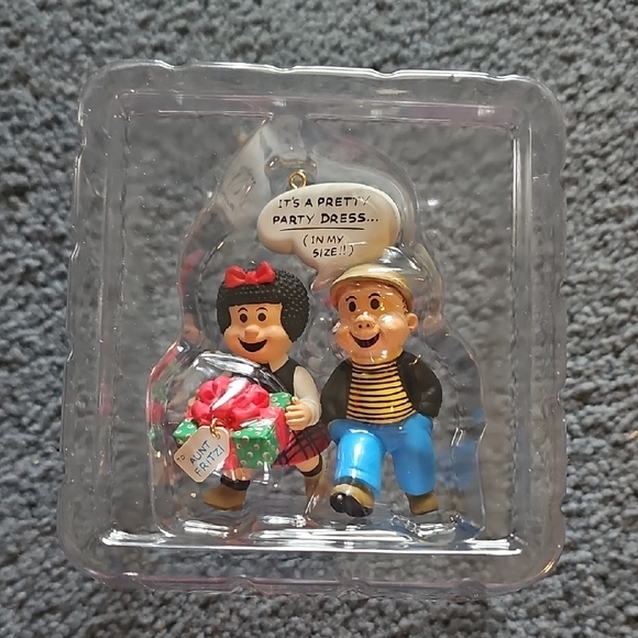 Nancy and Sluggo Ornament by Carlton Cards - Picture 3 of 6